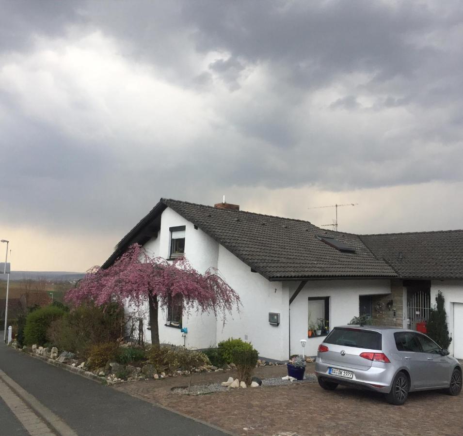 Ue Villa 4 Zimmer Hirschaid Bagian luar foto