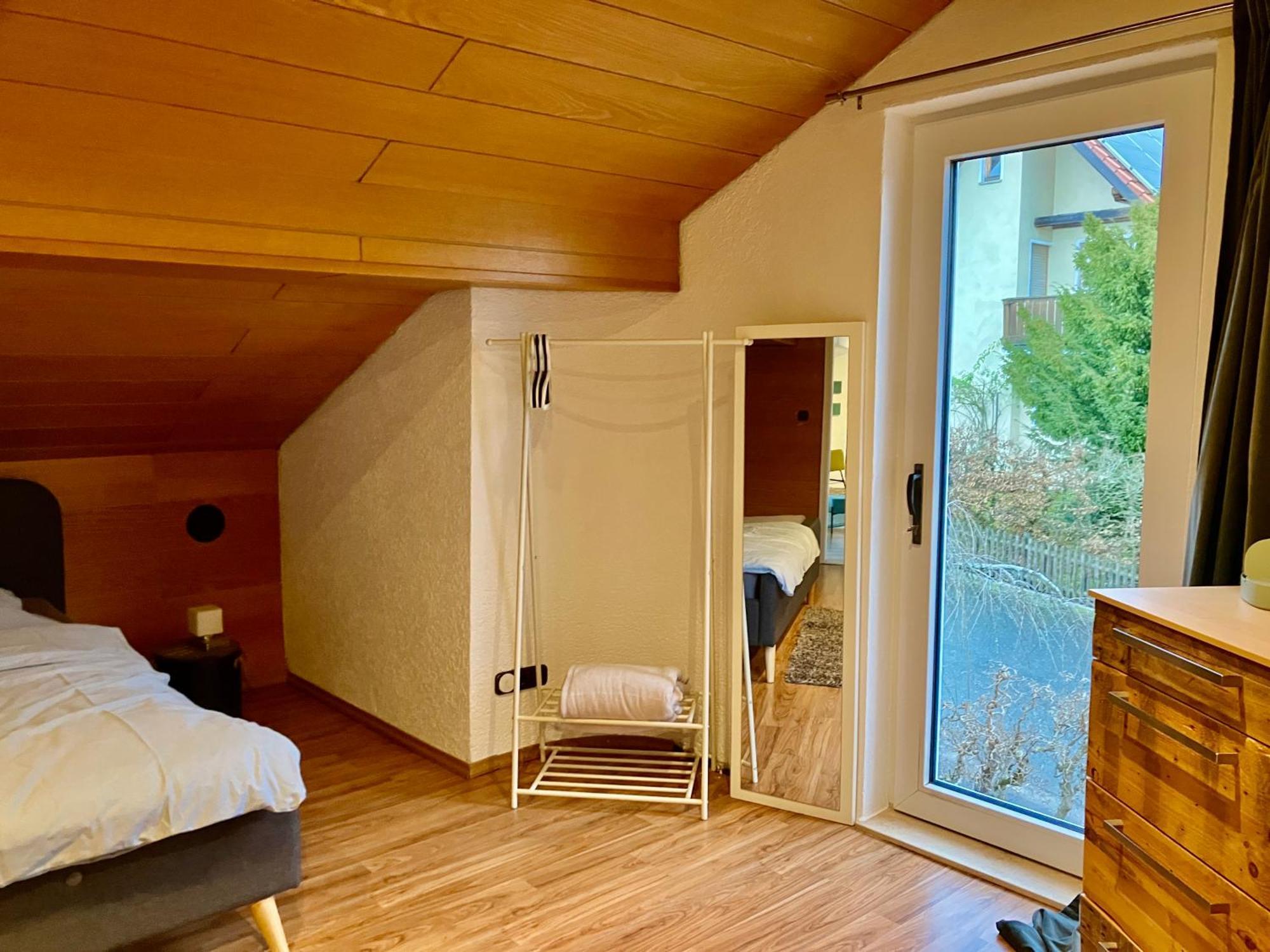 Ue Villa 4 Zimmer Hirschaid Bagian luar foto